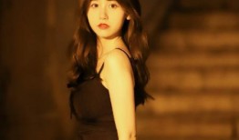 蓝衣网红吃瓜,揭秘娱乐圈幕后真相