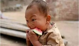 娱乐吃瓜孩子是谁啊,他是谁？背后的故事与影响力